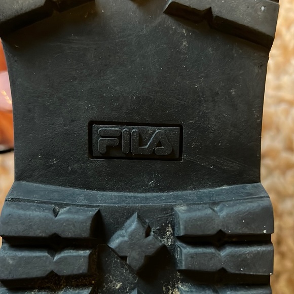Kids Fila Suede Workboots - Picture 9 of 13